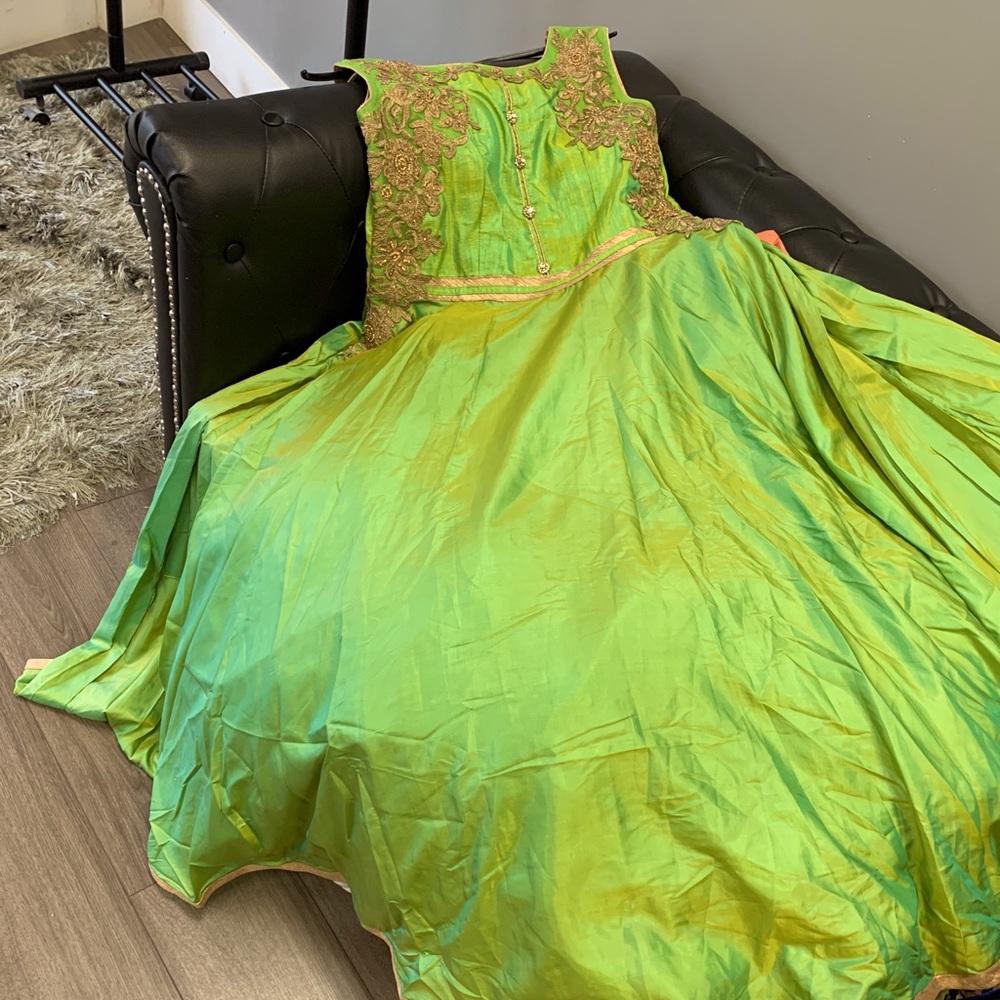 💖🔥( new ) Nice bright green color anarkali dress